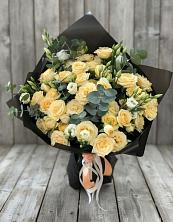 Букет цветов из:  Розы и Лизиантусы в Радумле