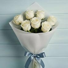 Букет 7 Белых роз Эдлесс Лав в Радумле
