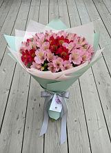 Букет цветов из:  Альстромерии #REPLACE_PRED# Радумле