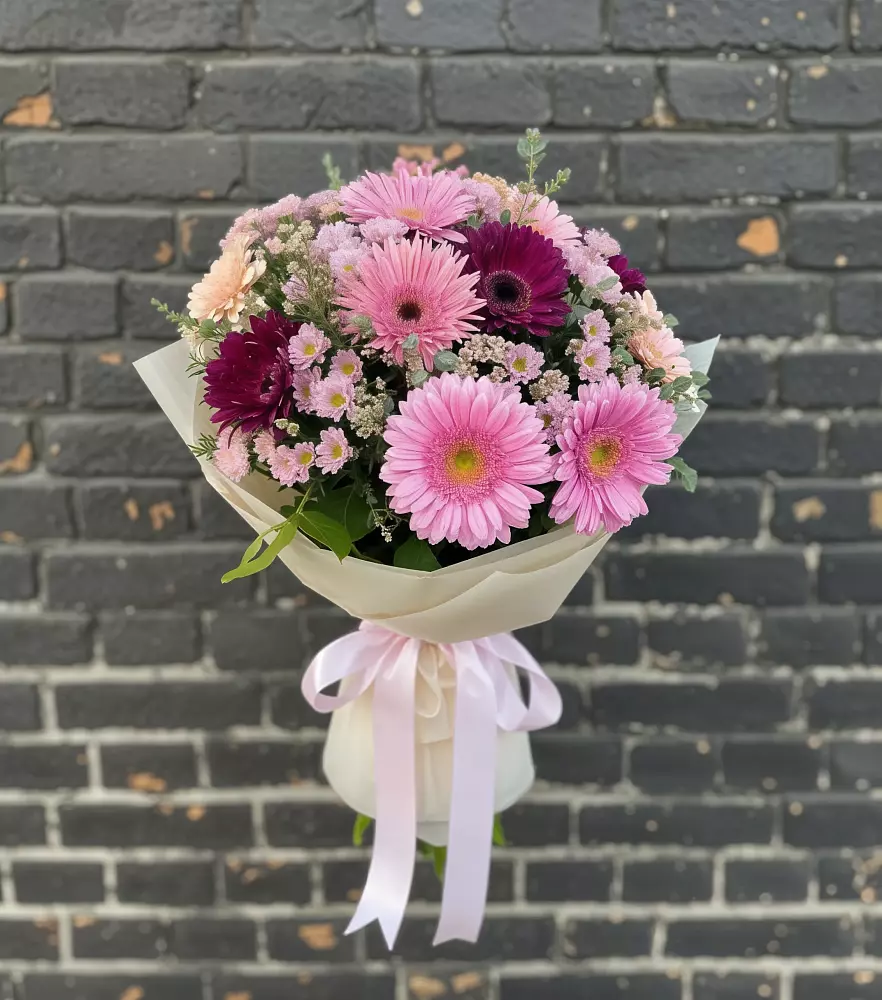 Букет цветов из: Герберы и Хризантемы в Радумле