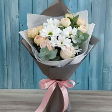 Букет цветов из:  Хризантемы и Розы в Радумле