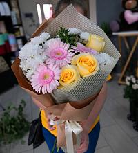 Букет цветов из:  Герберы, Розы и Хризантемы в Радумле