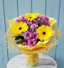 Букет цветов из:  Хризантемы и Герберы в Радумле