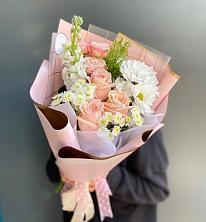 Букет цветов из:  Хризантемы и Розы в Радумле