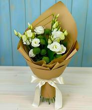 Букет цветов из:  Хризантемы и Лизиантусы в Радумле