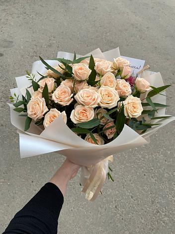 Букет Кремовые розы Латте в Радумле