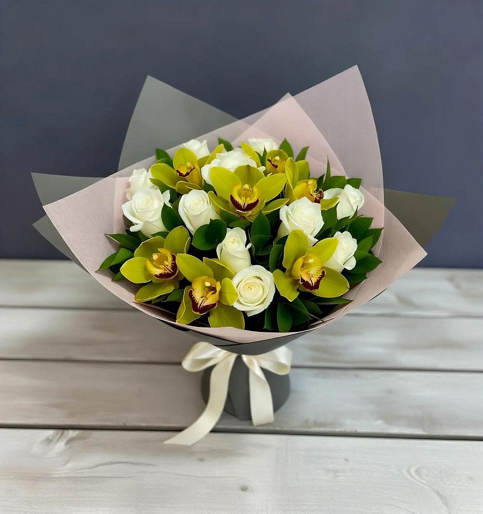 Букет цветов из: Орхидеи и Розы в Радумле