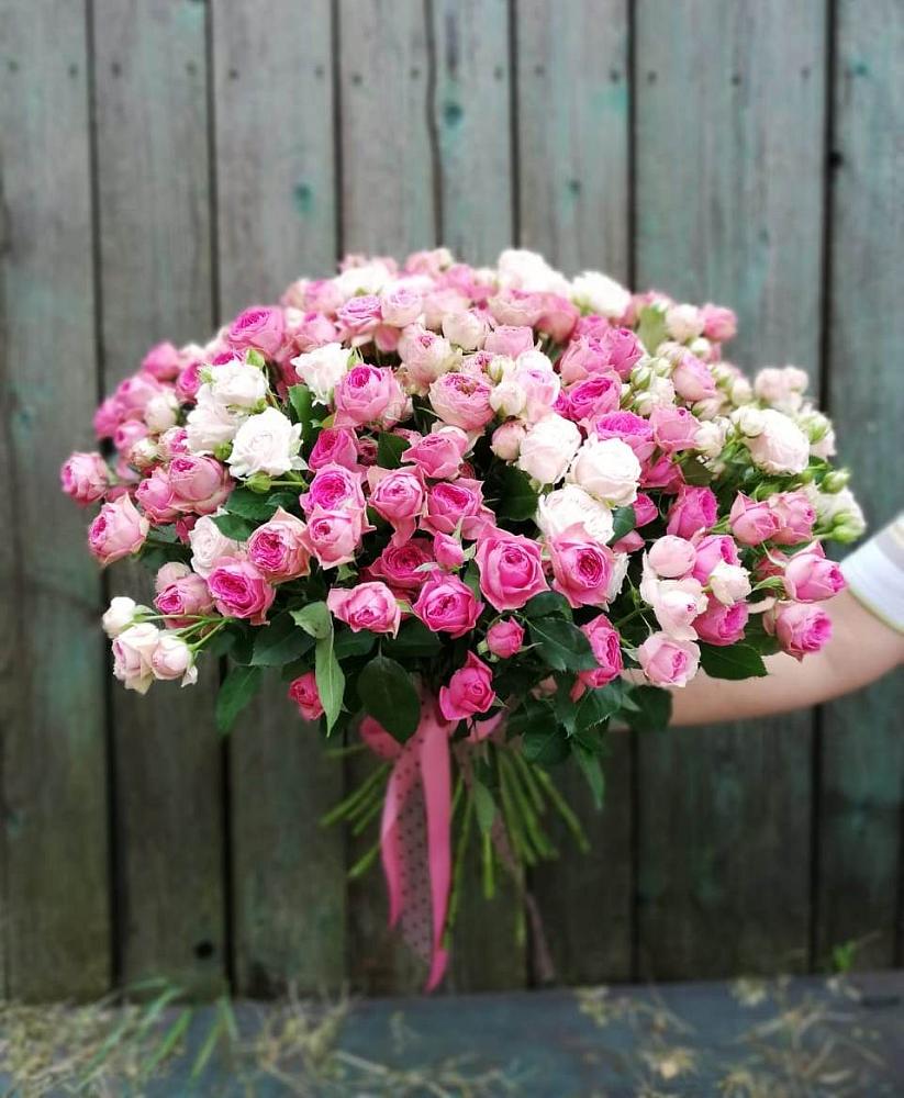 Букет Розовые кустовые розы Натали и Лав Лидия в Радумле