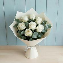 Букет Белые розы в Эвкалипте в Радумле