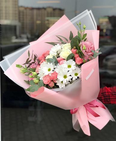 Букет цветов из: Розы, Лизиантусы и Хризантемы в Радумле